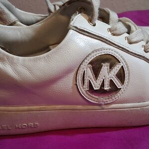 Michael Kors White Sneakers with Gold Logo Size 3 Girls/womens 260574